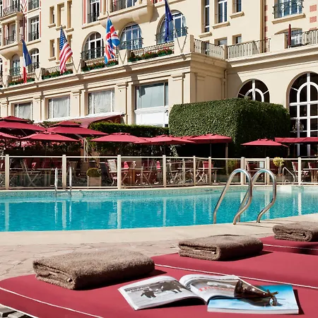 Hotell Barriere Le Royal