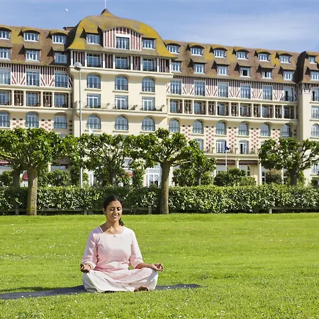 オテル バリエール ル ロイヤル 5*