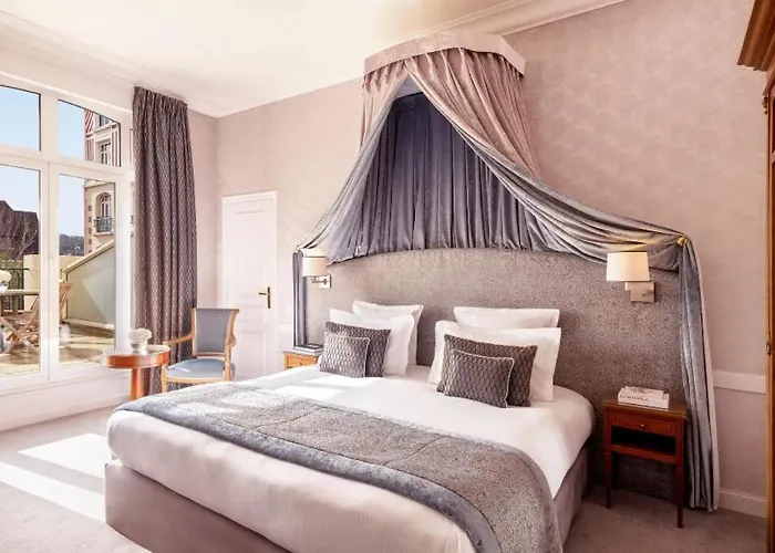 Barriere Le Royal Отель 5*