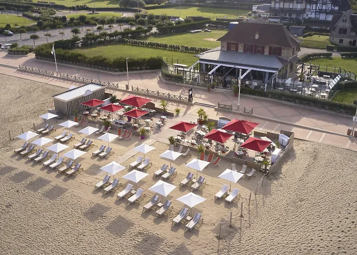 Отель Barriere Le Royal 5*